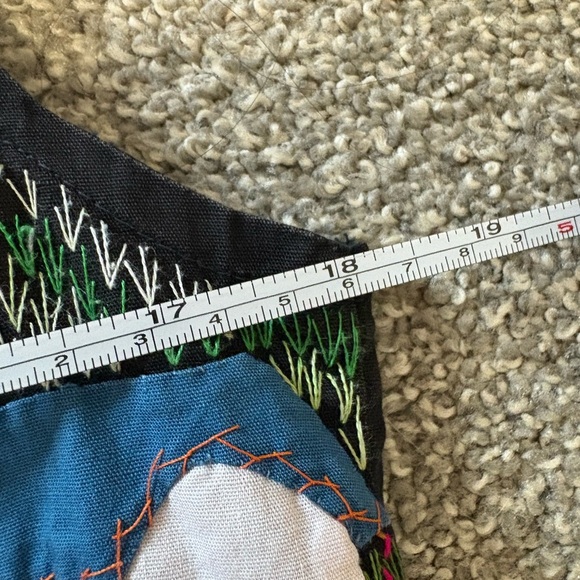 Vintage Women's Handmade Embroidered Village Scene Vest Size Medium - Picture 7 of 10